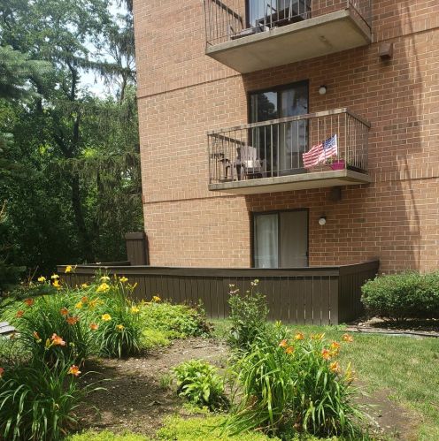 6010 Lake Bluff Dr, Tinley Park, IL 60477-7127