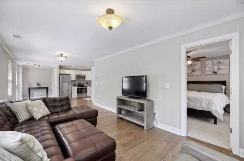 280 Cameron Ridge Dr, Atlanta GA  30328-4709 exterior