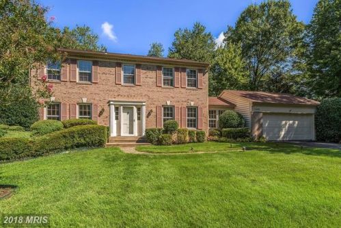 7498 Pleasant Way, Annandale, VA 22003-2549