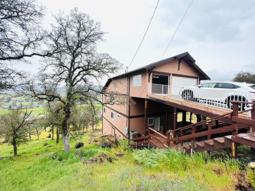 18699 Lakeridge Cir, Middletown, CA 95467-8013