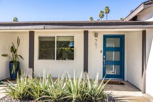 563 Camino Real, Palm Springs, CA 92262-6009