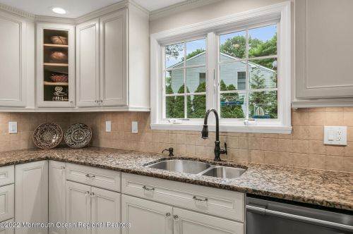 174 White St, Tinton Falls NJ exterior