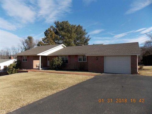 2204 Marshall St, Snowville, VA 24301-2302