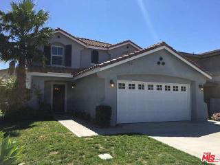 16305 Los Coyotes St, Fontana CA  92336-5661 exterior