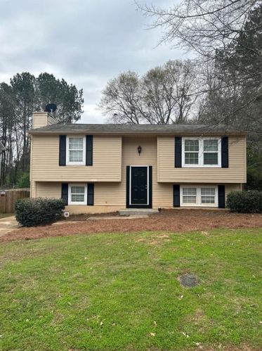 5268 Kinsdale Ln, Stone Mountain, GA 30088-4304
