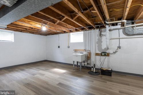 7209 Lamar Dr, Springfield VA  22150-3129 exterior