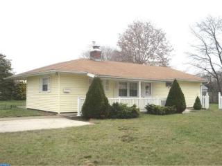 12 Young Birch Rd, Levittown PA  19057-3703 exterior