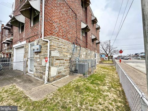 1113 Hunting Park Ave, Philadelphia PA 19140-2830 exterior