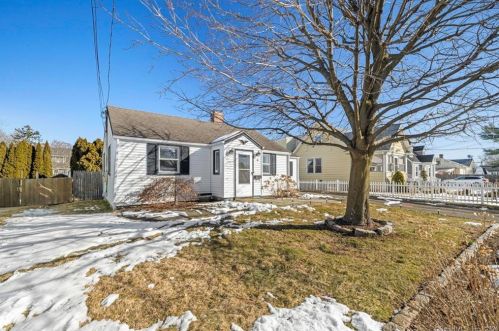 6 Harris St, Norwalk CT  06850-2015 exterior