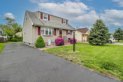 427 Frech Ave, Manville, NJ 08835-1961