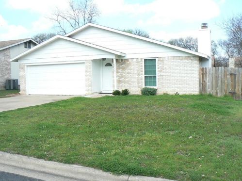 1775 Cricket Hollow Dr, Austin TX  78758-4254 exterior