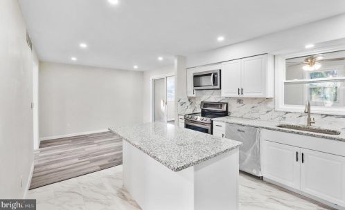 52 Fox Chase Dr, Blenheim NJ  08012-4462 exterior