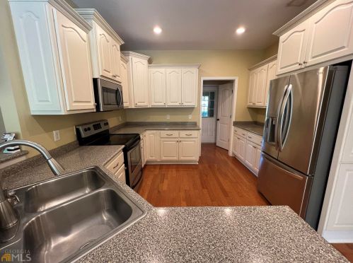 102 Blue Ridge Dr, Statesboro, GA 30458-7000