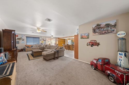 9479 Stirrup St, Riverside CA  92509-4960 exterior