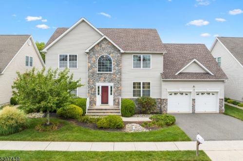 17 Shippen Ct, Flemington, NJ 08822-6835