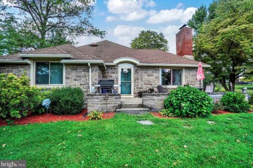 205 Hillside Ter, York, PA 17408-5031