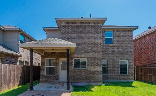 5613 Thunder Bay Dr, Fort Worth TX  76119-8505 exterior