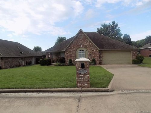 3303 Birdie Ct, Claremore, OK 74019-8160