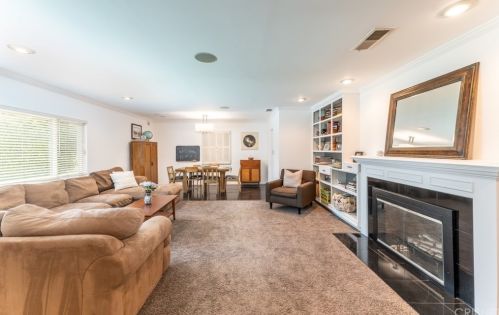 13655 Chandler Blvd, Van Nuys, CA 91401-5233