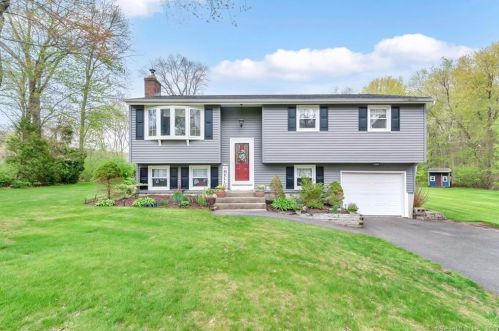 7 Gloria Ln, Ellington, CT 06029-2608