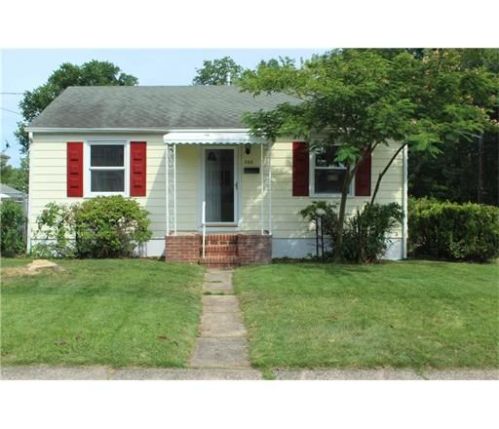 266 Benjamin Ave, Iselin, NJ 08830-1933
