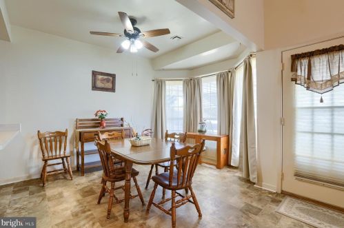 5 Thornhill Ct, Carlisle PA  17015-7669 exterior