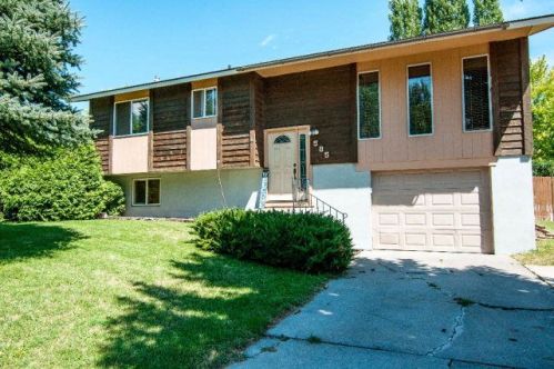 585 Bluebird Ave, Goshen, ID 83274-1060