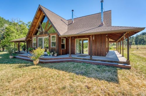 7001 Hearst Willits Rd, Willits, CA 95490-9224