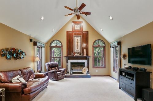 2324 Norfolk Ave, Crete, IL 60417-9788