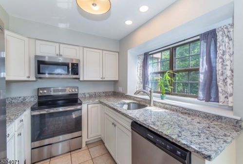 7 Wood Duck Ct, Hackettstown, NJ 07840-3311