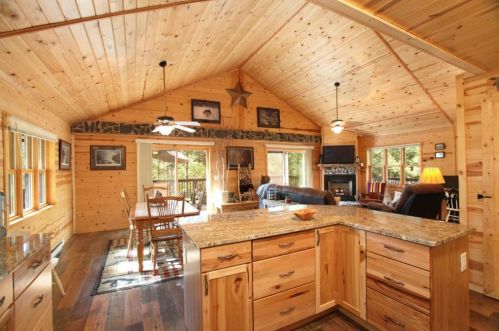 4318 Isle Of Pines Dr, Breitung, MN 55790-8169