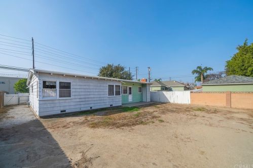 616 East St, Anaheim CA  92805-2131 exterior