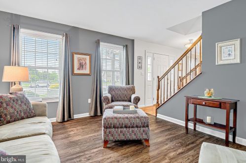 6178 Glenn Ct, Harrisburg, PA 17111-4281