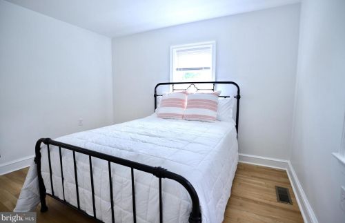 828 Fremont St, Lancaster PA  17603-5442 exterior