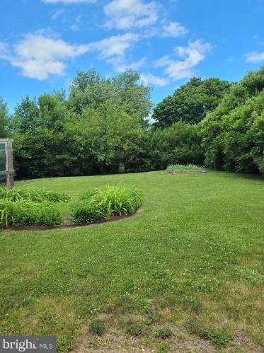 1002 Lakewood Dr, Harrisburg, PA 17109-5311