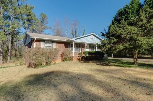 810 Larkin Ln, Mableton, GA 30126-5011