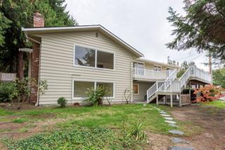1000 Harborview Ln, Everett, WA 98203-1732