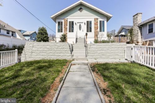2512 Woodlawn St, Harrisburg, PA 17111-1131