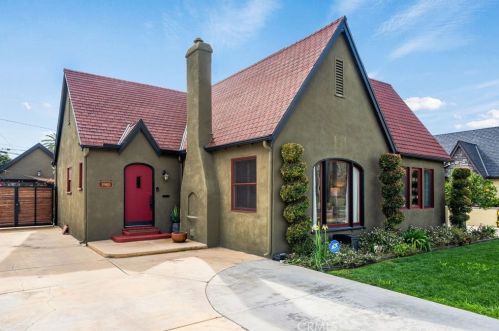 3980 Ramona Dr, Riverside CA  92506-1156 exterior