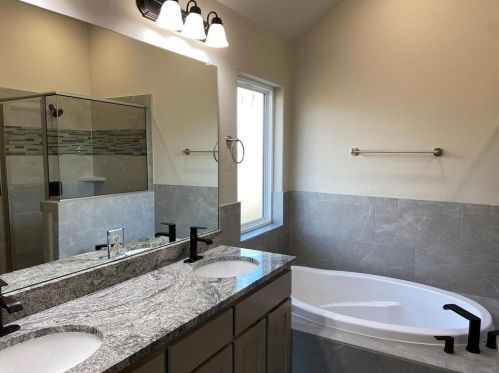 3332 White Horse Dr, Granbury TX 76049 exterior