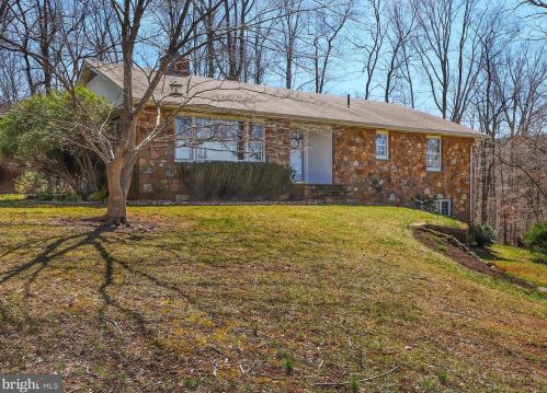 6367 Carters Run Rd, Marshall, VA 20115-2029