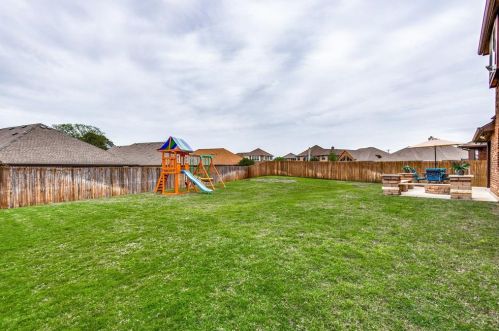 1221 Ponderosa Dr, Aubrey, TX 76227-8277