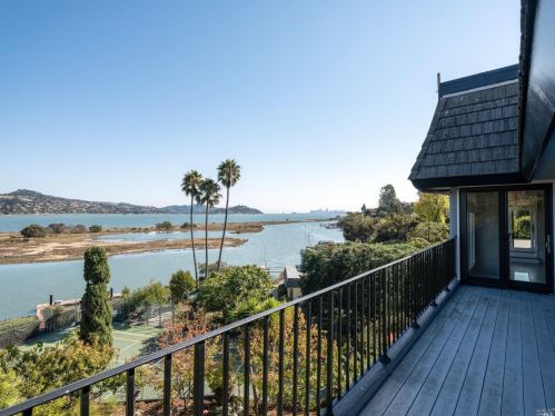 325 Strawberry Dr, Mill Valley, CA 94941-2508