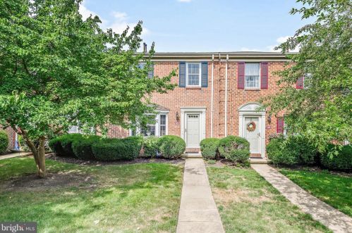405 Chambers Rdg, York PA  17402-8819 exterior