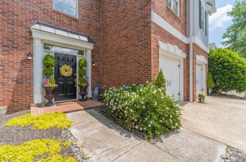 3001 Ridgepoint Ln, Holly Springs, GA 30188-6200