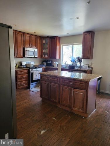 1805 Carters Grv Dr, Silver Spring MD 20904-6626 exterior