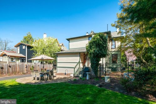 316 Washington Ave, Tavistock NJ 08033-3327 exterior