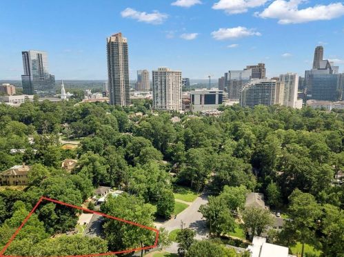 3805 Ivy Ln, Atlanta, GA 30342-4317