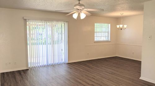 6052 Highcrest Dr, Fort Worth TX  76148-2029 exterior