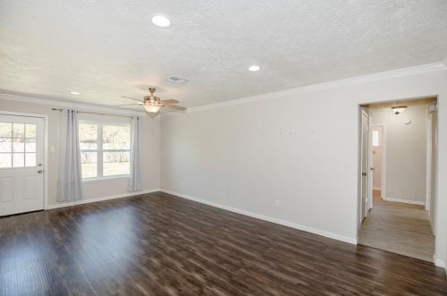 2212 Mockingbird Ln, Morgans Point TX 77571-2542 exterior